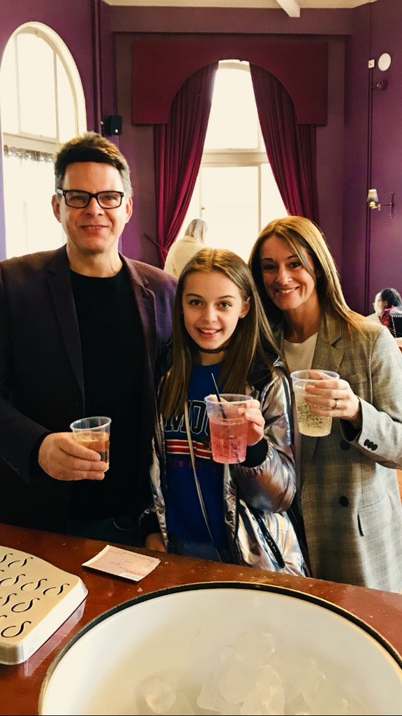 rossie7dj's tweet image. Me and my 2 Bezzie’z ..... oh yes they are #PantoTime ❤️❤️ xx