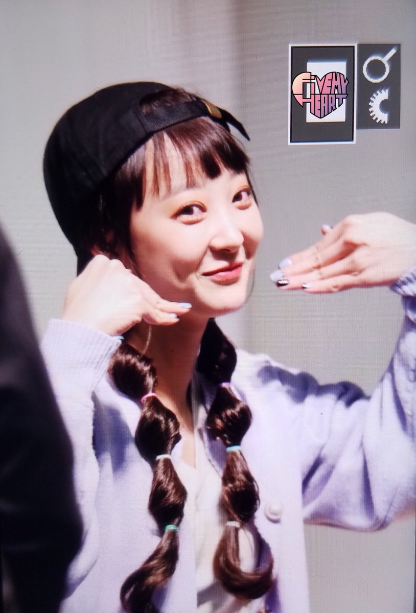 FIVEmyheart's tweet photo. 180406 목동 팬사인회 프리뷰 
#EXID #이엑스아이디 #Hyelin #혜린 #LADY #내일해 https://t.co/2kLNZ0Yowy
