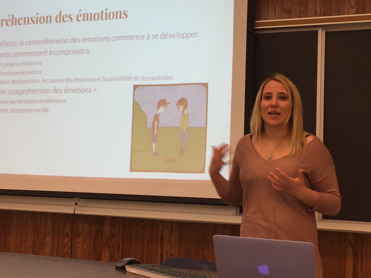 icarignan16's tweet photo. @_Acfas : Joannie Quenneville présente sa recherche de maitrise au colloque sur la lecture partagée de @icarignan16 et Mélanie Perron @AcfasSudbury #JSS25 https://t.co/JSVcH4q48D