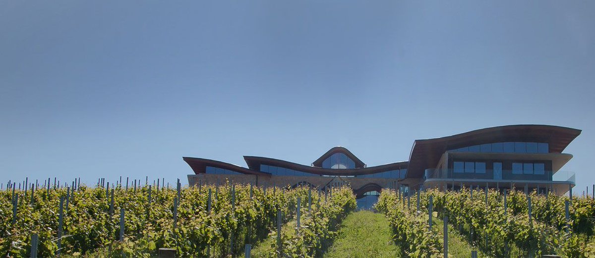 Aquí será la primera cena solidaria de #Elkarrekinbai el #26deabril <a href="/HIKA_bodega/">HIKA Txakolindegia</a>: buff.ly/2GzEZuh