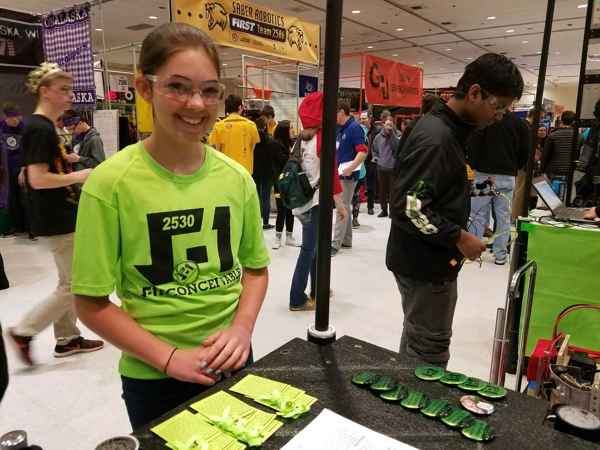FRCTEAM2530's tweet photo. Stop by our pit at the La Crosse regional and see some of these smiling faces! https://t.co/qQNLXB9wDv