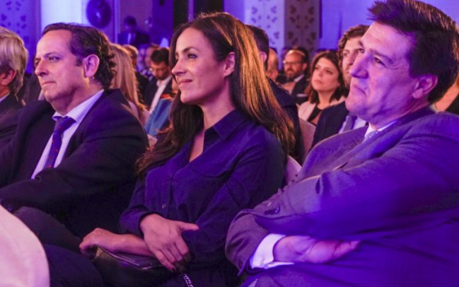 elconfidencial's tweet photo. Estas son las imágenes de los Premios #Influentials2018 que entregamos ayer junto a @HSFlegal
https://t.co/PRRg8USrq3 https://t.co/5JBNvw29Eq