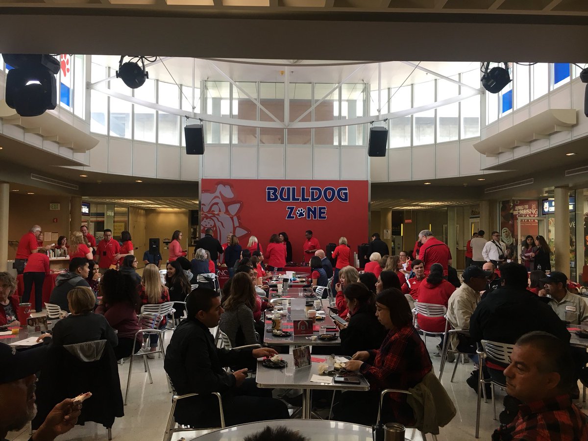 Fresno_State's tweet photo. Itโs #FSRedFriday, Bulldogs! Weโre proud of our faculty & staff who continue to make an impact in the Central Valley and beyond. ๐พ๐ถ #GoDogs https://t.co/Wn4CrZAchF