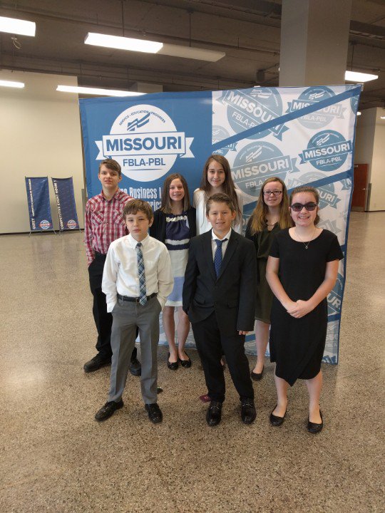FordlandFCCLA's tweet photo. @FordlandEagles FBLA Middle Level at State Conference today. #eaglepride #leadership https://t.co/Nd8ulLE9OO