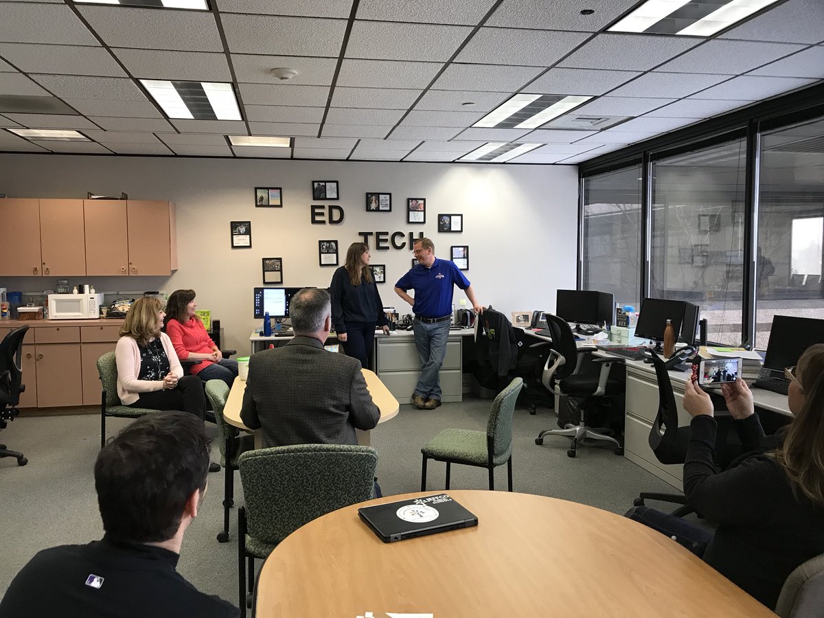 jeffcoedtech's tweet photo. Our very own Lisa Summitt was recognized by @JeffcoSchoolsCo for her agility and adaptability! Way to go, @lsummitt44! We are blessed to have you on our team! #jeffcogenerations https://t.co/yyMpFqs3BB