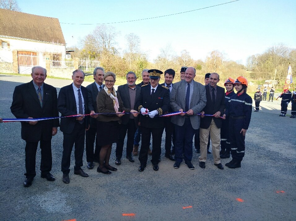 Prefet23's tweet photo. #Prefet23 : Monsieur Philippe Chopin, Préfet de la Creuse, préside l'inauguration de l'agrandissement du centre de secours de Measnes. https://t.co/OXmnA8VSkE