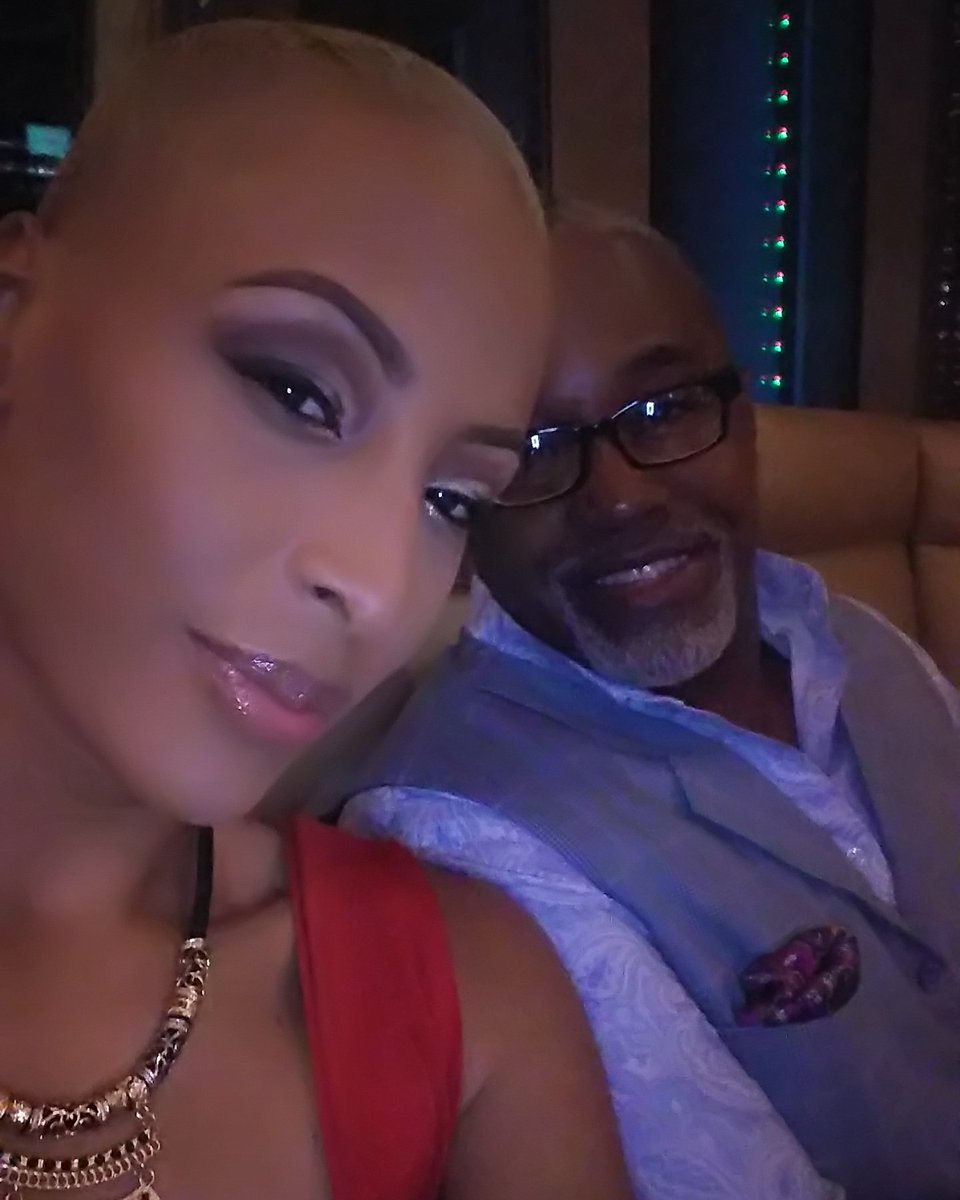 MoonNicoleBush's tweet photo. Just cause I actually like hanging out with @PKKWard 💕!

#WeHangOut #love #myrighthand #HisLady

Oh, my @fentybeauty face was beat to the gawds by @TransformherB https://t.co/rc6aW0Swc5
