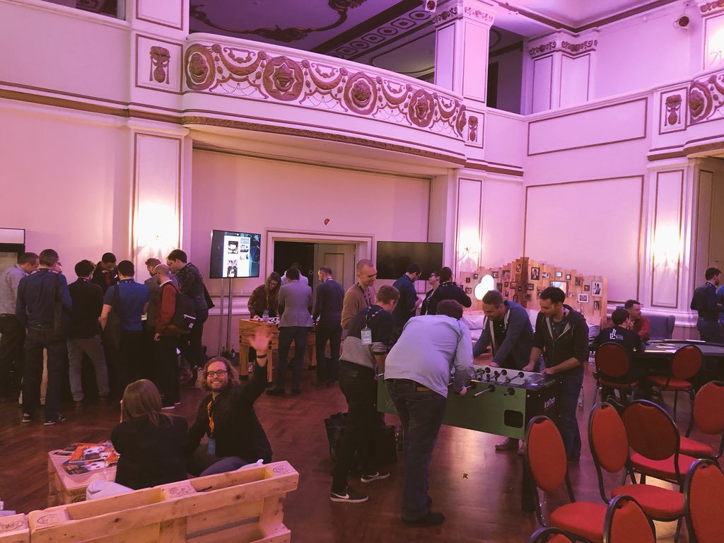 leokaessner's tweet photo. Happy to see an awesome @decompiled_conf getting to an end.
270 attendees listened to 25 talks in 2 slots.
All the work preparing the event was definitely worth it πͺπ
See you hopefully at #decompiled19
#dresden #tech #decompiled18 #mobile #cloud #conference https://t.co/4wrwQWDdYR