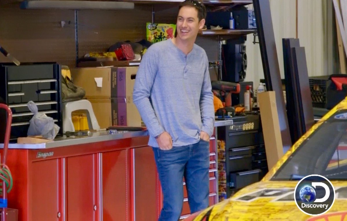 IntlPromo's tweet image. Even professional NASCAR drivers like @joeylogano know that the only way to complete a garage is with @Snapon_Tools!