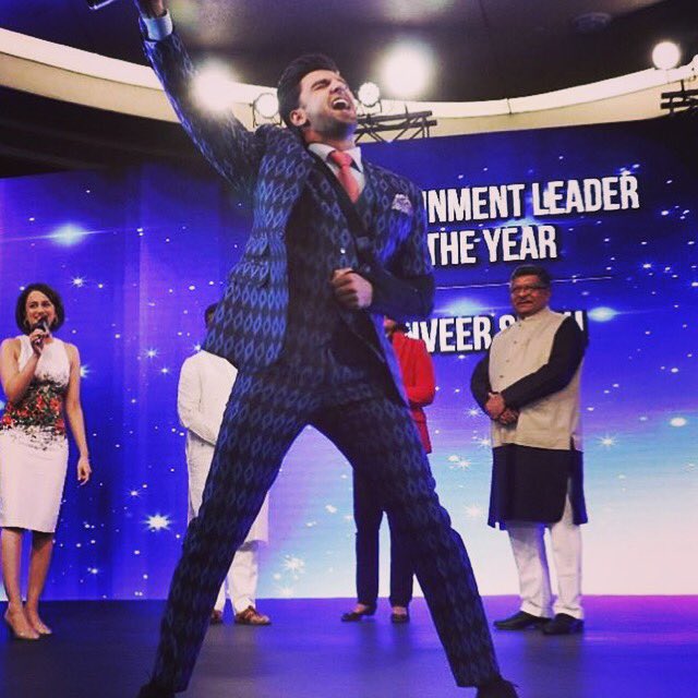 Nitasha22's tweet photo. The CNBC - TV 18 Business Leaders - Entertainer of the year Award!! #RanveerSingh
#KeepingThemComing
#Philocaly #BrooksBros #louboutin https://t.co/vH98r4RZ9s