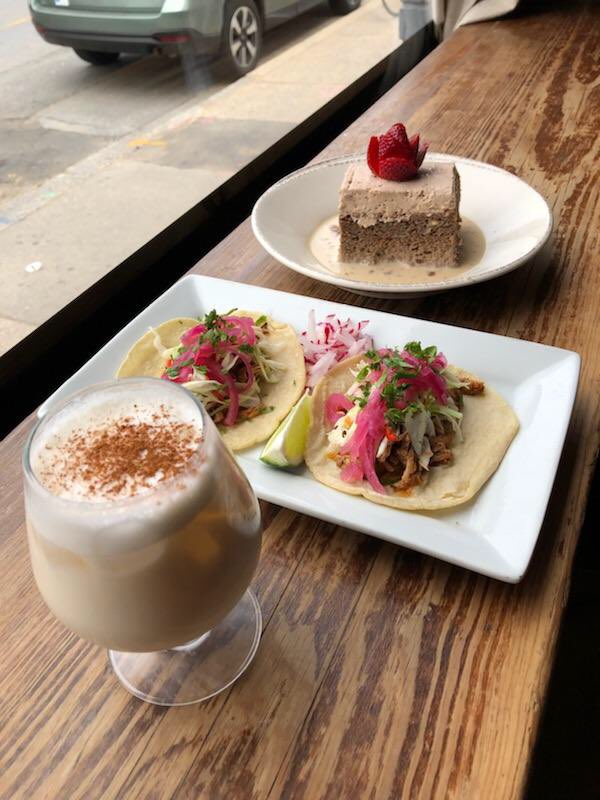 Gringos & Mariachis tweet media