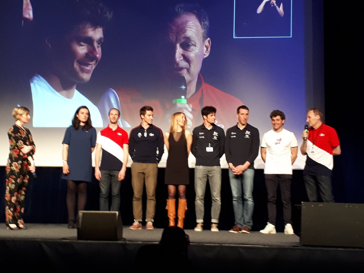 VChatelin's tweet photo. Soirée des Trophées handisport: les médaillés de PyeongChang mis à l'honneur ce soir. 
Bravo  à  tous!
@FRAparalympique 
@skihandi 
@FFHandisport 
@mmHandicap https://t.co/uR7MwqAzre