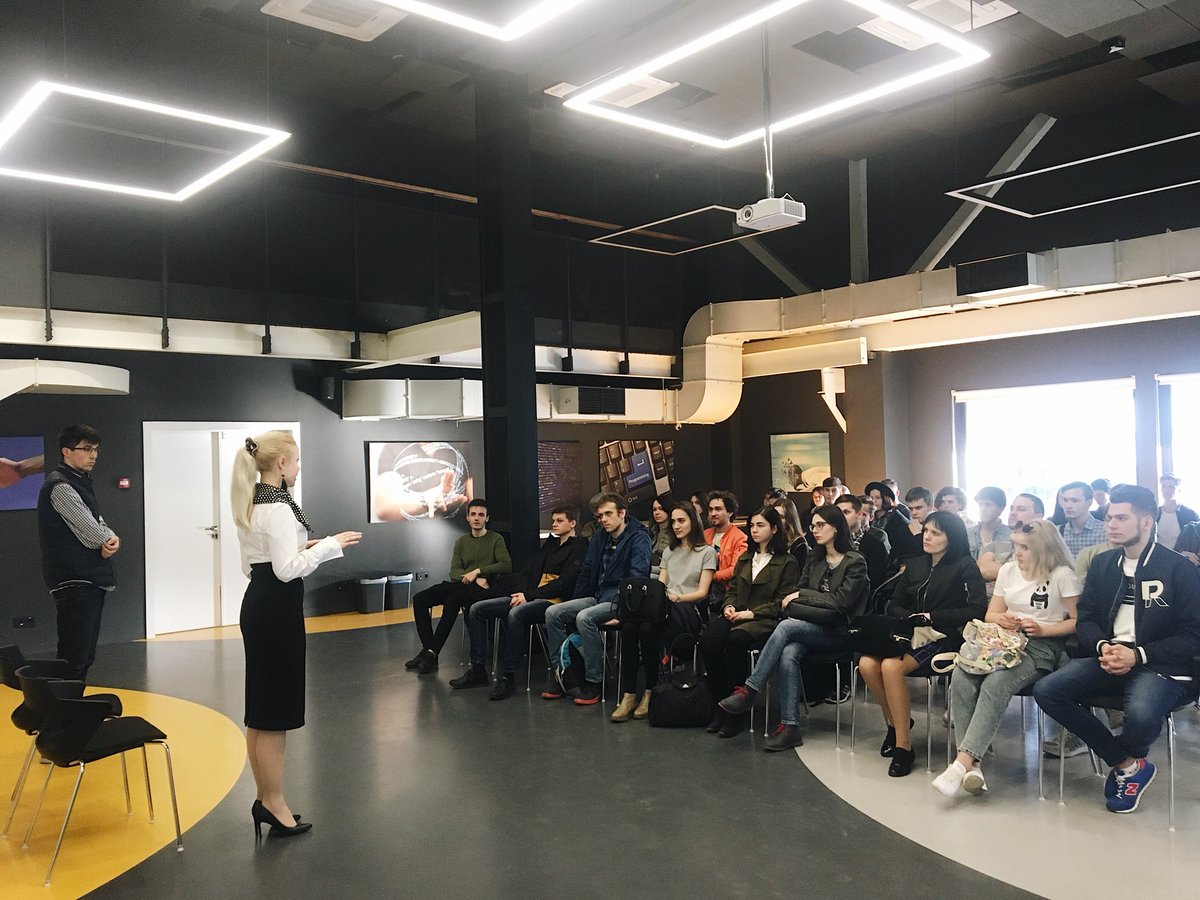 UNIT_Factory's tweet photo. Дякуємо всім, хто завітав на наш Open Day!
Неймовірно приємно бачити так багато зацікавлених людей, які хочуть дізнаватися про нові можливості та готові змінюватися. 
Гарних святкових вихідних!
#born2code #ITeducation #innovation https://t.co/LkSRtFZK7G