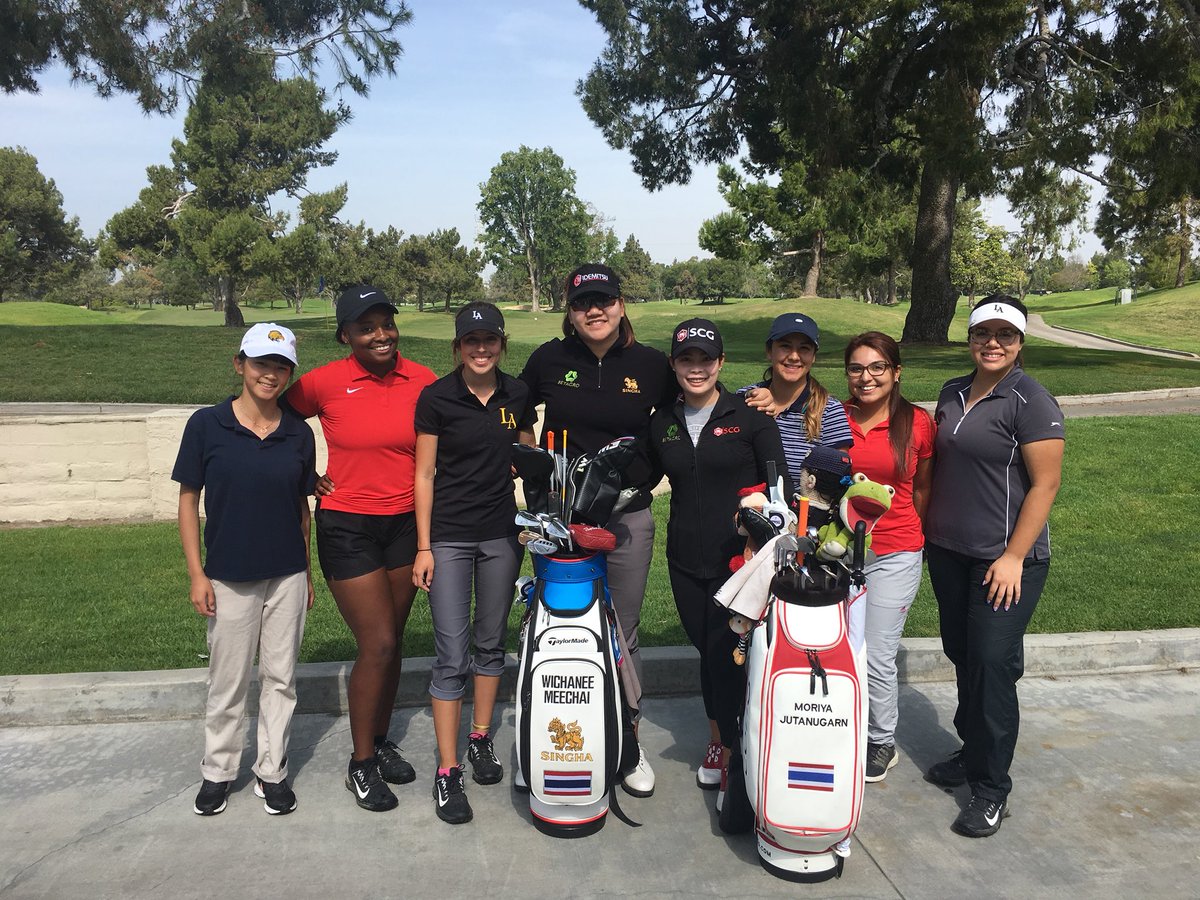 Just a regular day at practice meeting two LPGA players, Moriya Jutanugarn being ranked 18th in the world! 💪🏼🏌🏻‍♀️