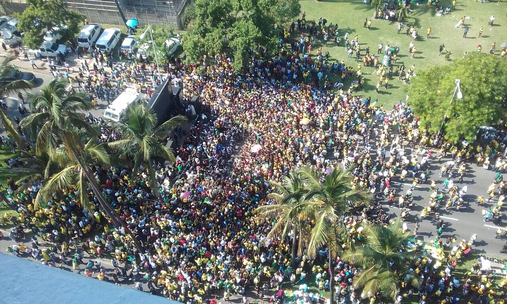 DefendJacobZuma's tweet photo. Izinkumbi zabalandeli baka Nxamalala bephume ngobuningi babo!
#DefendRET
#JacobZuma 
#ZumaCharges https://t.co/CldjrbfhLf