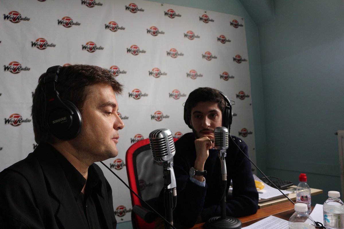 web7apoad's tweet photo. "La plus grande liberté qui soit c'est de rire de choses qui ne sont pas drôles !" @mykaia sur @W7Radio dans la 100ème de @web7apoad #APOAD https://t.co/znVXUUWLCF
