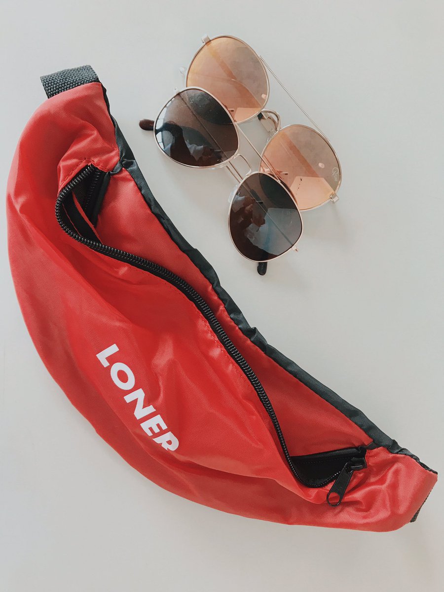 Soundsof615's tweet image. WEEKEND GIVEAWAY 🎒 
To enter: follow @carolinerosemuzak + @soundsof615 ON INSTAGRAM then tag a friend! winner announced on Sunday! #loner #fannypack #shades