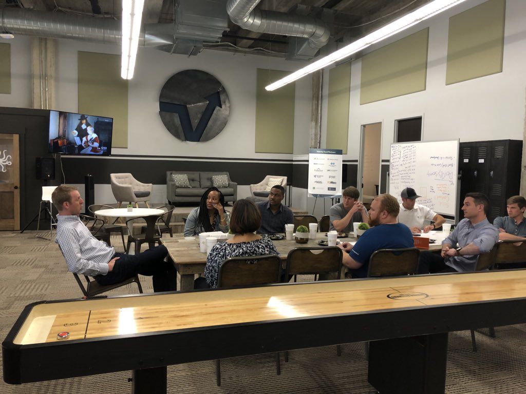 innovationdepot's tweet image. Thanks to @Shipt Founder @billsmitha for sharing with our #VelocityAccelerator class today! Such an incredible #birminghamstartup success story! 🛸