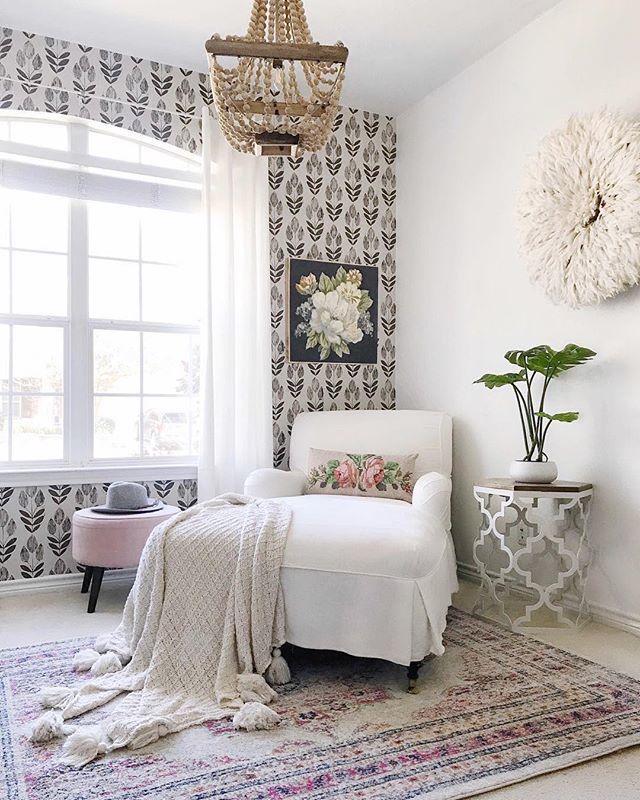 besthomefashion's tweet photo. What gorgeous color &amp; flow @thedowntownaly! Love the way our Tassel Throw adds texture to your beautiful office! 😍
•
•
•
#myBHFstyle #cozyhome #springdecor #knittedthrow #knittedblanket #comfyhome #homegoals #homefurnishings #homedecorating #interior… https://t.co/H2EyQaC3Rx https://t.co/Gy0Vwe1gyY