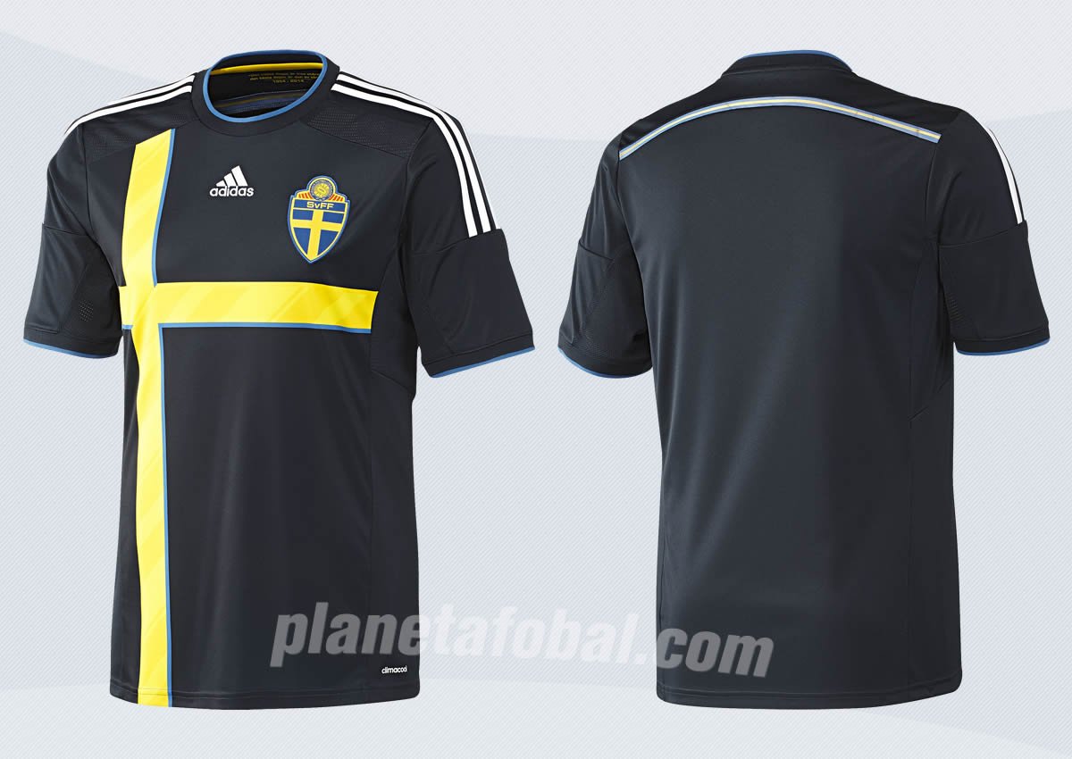 Titopch11's tweet photo. @LaCasacaBlog #ViernesTematicoLacasaca #VTLC #CasacasSinMundial Suecia del 2014 away. La tengo belleza pura! https://t.co/WQChosioup