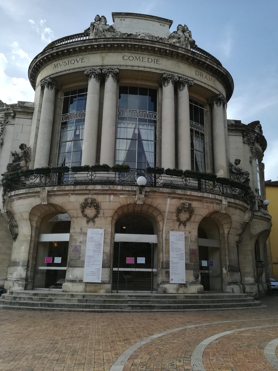 Concert à 20h30 dans ce beau théâtre d'Agen! <a href="/villeagen/">Ville d'Agen 🇫🇷🇪🇺🇺🇦</a>