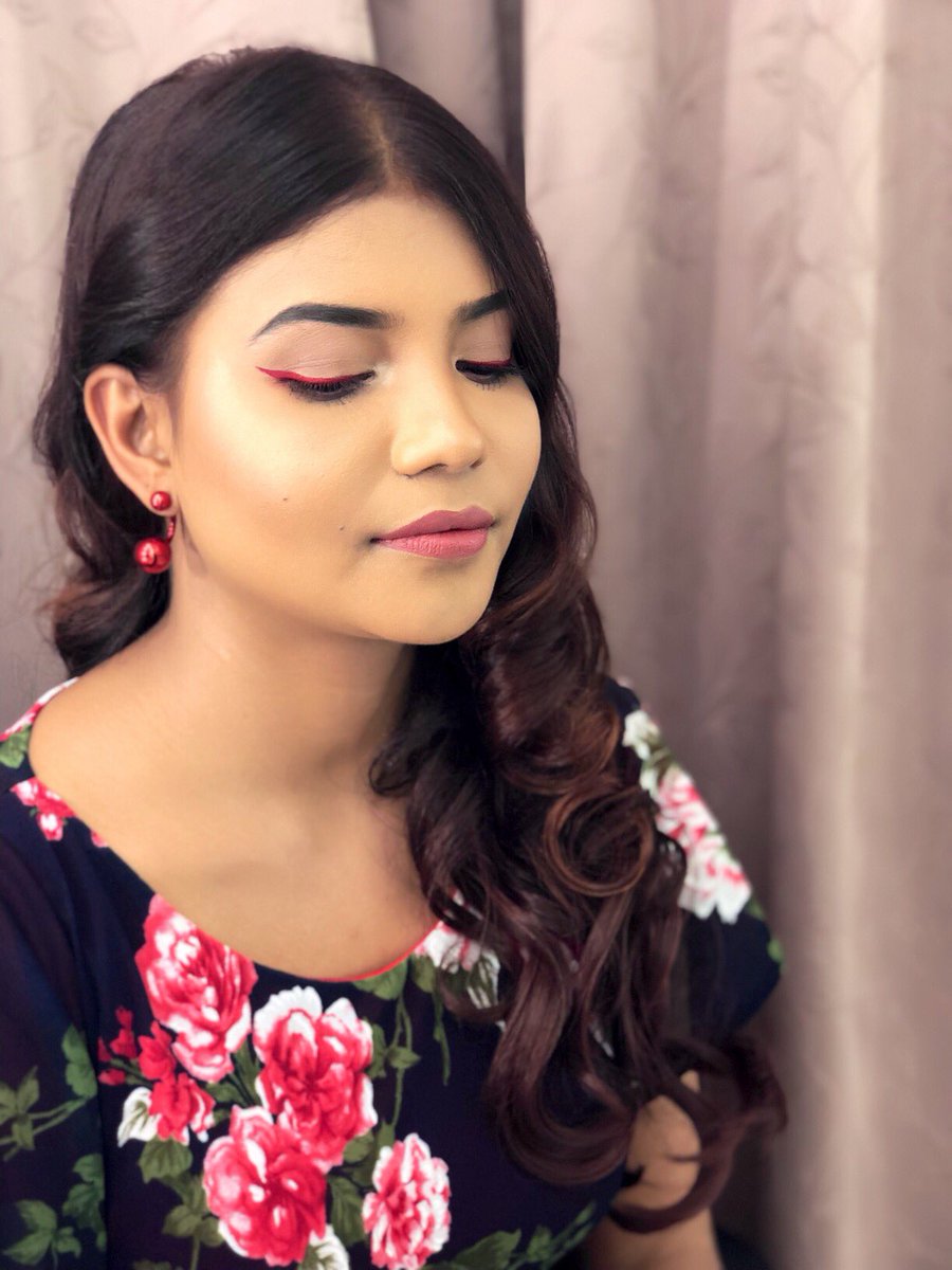 midhu_adam's tweet photo. Makeup for @Shaenaashareef
Hair styling by @sajna_ibrahim π
#maldivianidol #heatmvs @Maldivian_Idol https://t.co/FyrX8Z4rRx