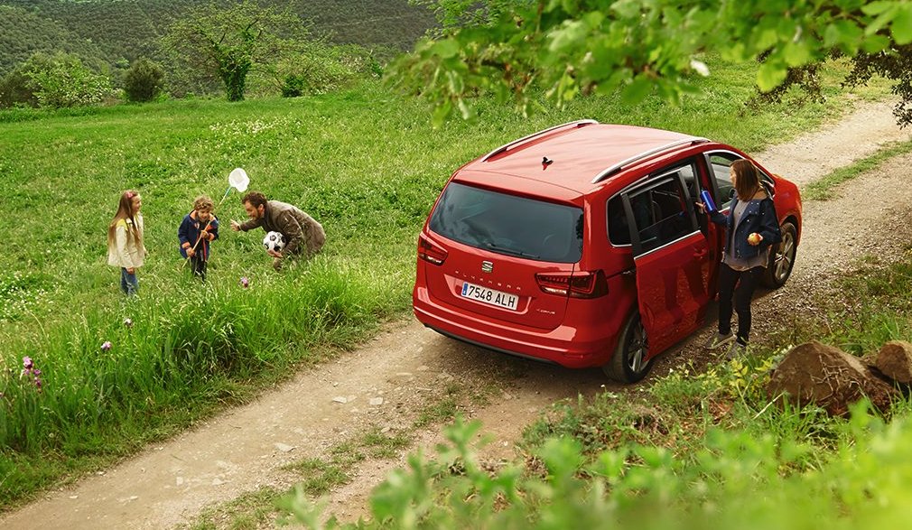 SEATGuadix's tweet photo. El monovolumen Seat Alhambra es la compañera perfecta para ti y tu familia 👨‍👩‍👧‍👦❤ https://t.co/XCPPmX02i0