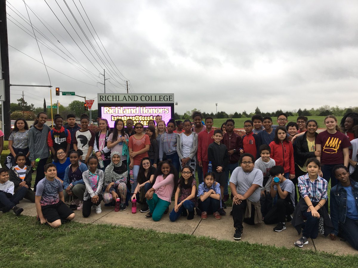 hodges223's tweet photo. Thank you Richland College!!  We had a blast!! @aggietharp https://t.co/99gy0UXrUw