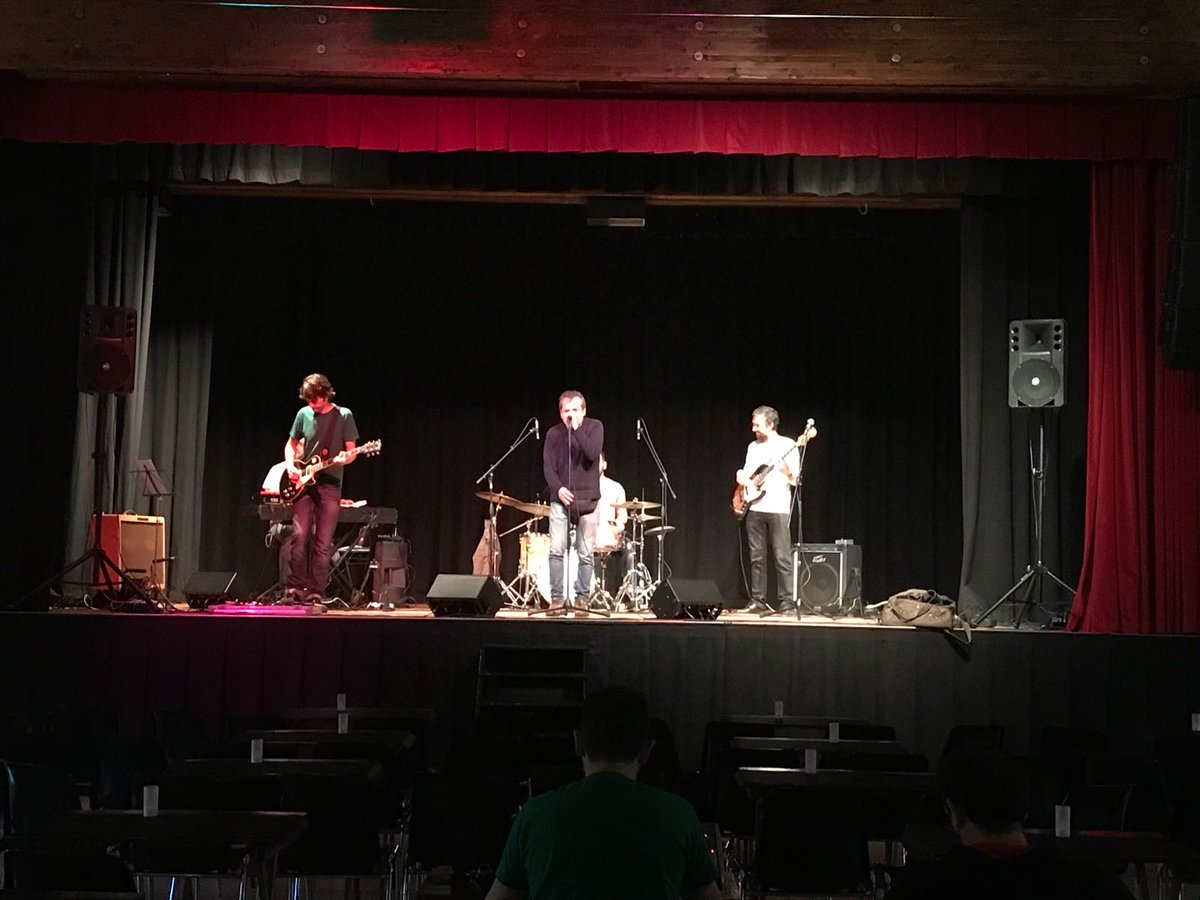 EMMCabrils's tweet photo. Tot a punt pel concert d'aquesta nit a La Fàbrica.  Daniel Higiénico Blues Experience, a les 21.30h.  No us ho perdeu! https://t.co/MWZsZYGLAO