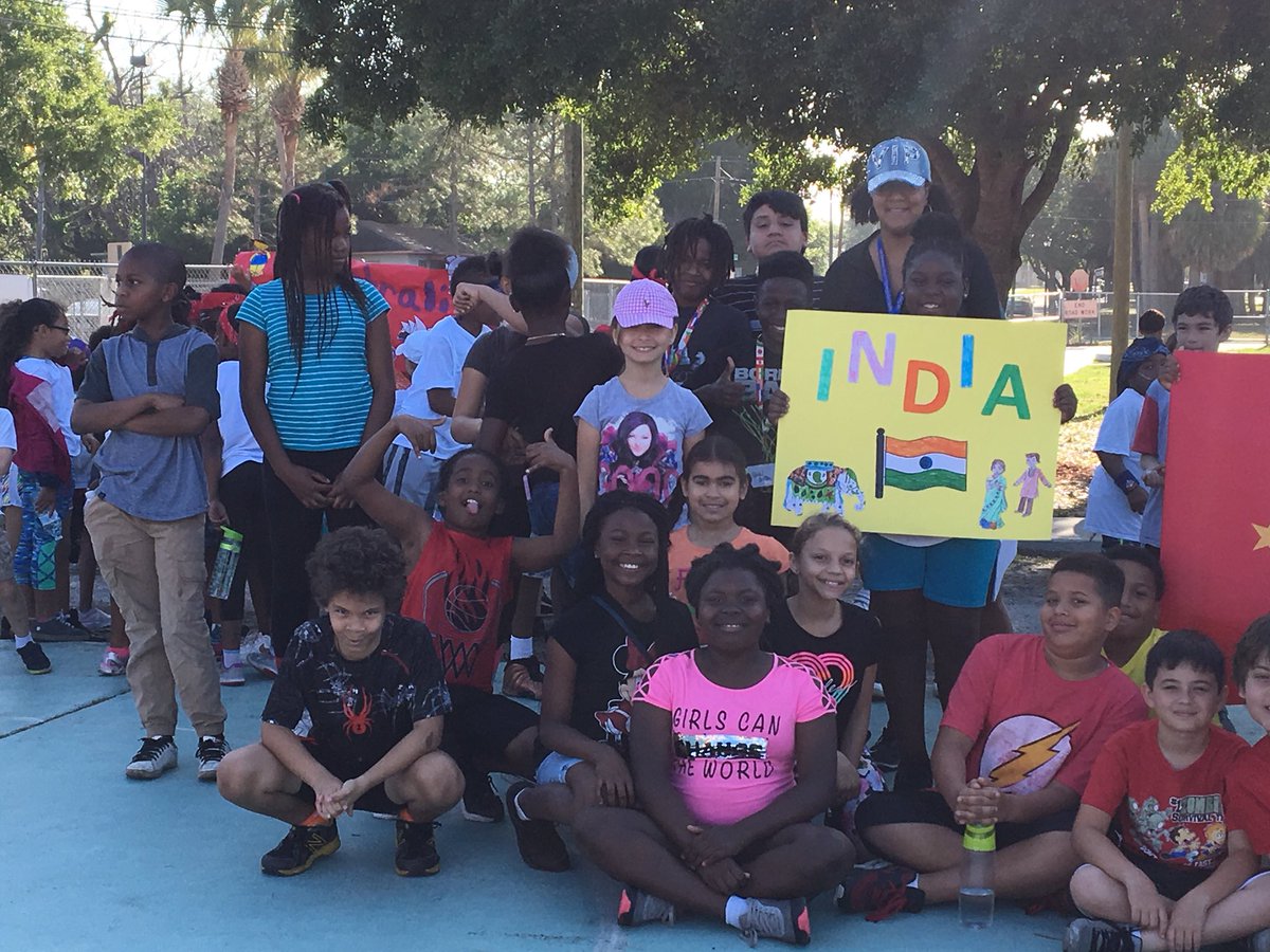 tampaheights305's tweet photo. Olympic Field Day at Lee Magnet complete with parade of flags and opening ceremony. What a treat! @LeeMagnetTampa @SDHCMagnet @HCPSCommunity https://t.co/aBZMXzr6wV