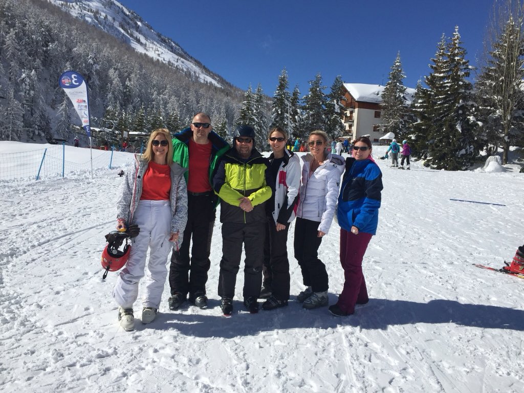 southmoor_ski's tweet photo. Letโs have a big big thank you to Mr Lavery and his staff for an absolutely great great ski trip. It is without doubt the best ever. BIG it up Southmoor/Sandhill massive #SMSKI https://t.co/mYEsvWVLHO