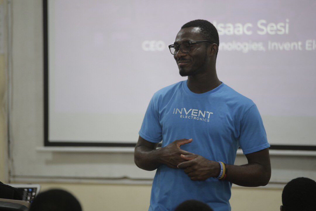 Barcampghana's tweet photo. @hacklabgh @darteymedia @KumasiHubGSC @watsuptek @StanbicBankGH @devinvogue @VodafoneGhana @Techtodaygh #GYSEC2017's @isaacsesi sharing at a #Hacklab2018 forum on IOT in #Kumasi. Cc @Barcampkumasi
#iotghana
Photos via @hacklabgh
https://t.co/whOHJPhTUh