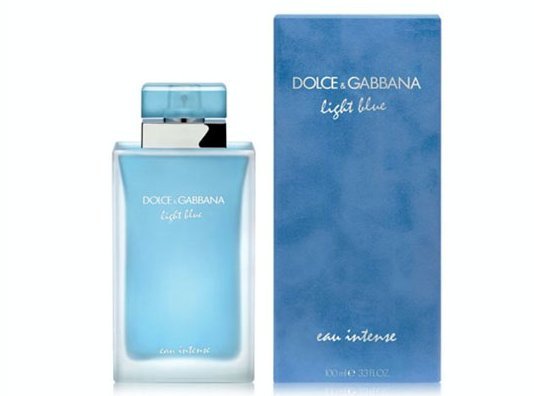 davelackie's tweet photo. I seriously love this Dolce &amp; Gabbana Light Blue Eau Intense for her! It's so fresh and light! Win it! Enter here https://t.co/4XtrAzbhJ9 on blog to Win! It has notes of lemon, Granny Smith apple, jasmine &amp; amber wood. Beautiful!! https://t.co/Z2mO3tgnMn