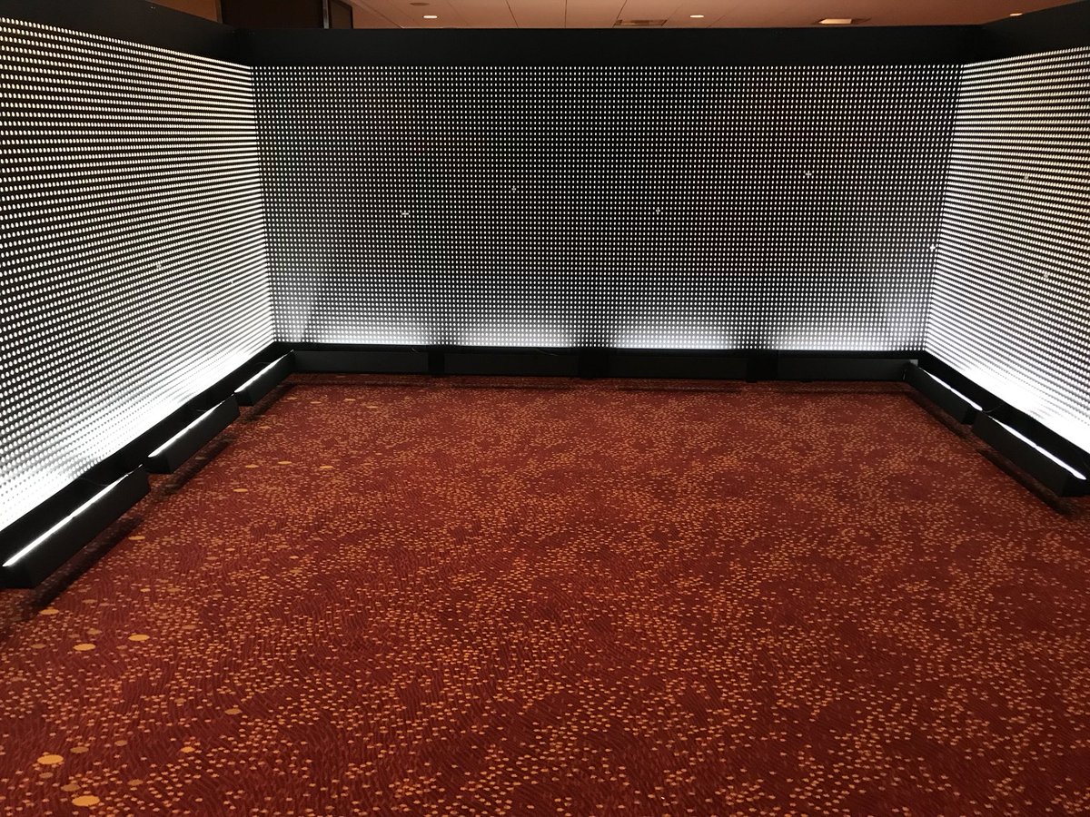 MDBirdwhistell's tweet photo. This is an exhibit from the National RxSummit this week in Atlanta. I will post more pictures later but I thought this deserved its own post. Each of the 22,000 pills in this exhibit represents the face of one of the 22,000 lives lost to this epidemic. https://t.co/y1DyidkVfD