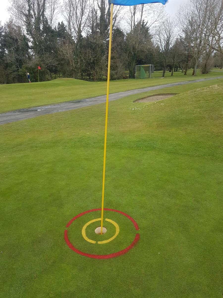 GolfShannon's tweet photo. Preparations underway for our Masters Fun challenge tomorrow evening in the club 😀🏌🏻‍♂️🏌🏻‍♀️⛳️ 🎯 #masters2018 #Masters @McIlroyRory #washingmachinechallenge #shannongolfclub @GUIGolf @ewenmurray77 @PGA_Ireland Who’ll walk away with the green jacket? 😀 https://t.co/IATOBX8uTJ