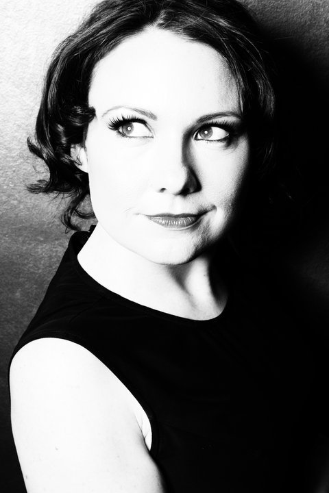 LaMuseRetreat's tweet photo. We are pleased to announce our first #WriterInResidence of 2018, #author @ERMurray. Elizabeth is here on #retreat this April to write a novel and essays: https://t.co/tW1SVZzKaD https://t.co/gsOrkVjbC6