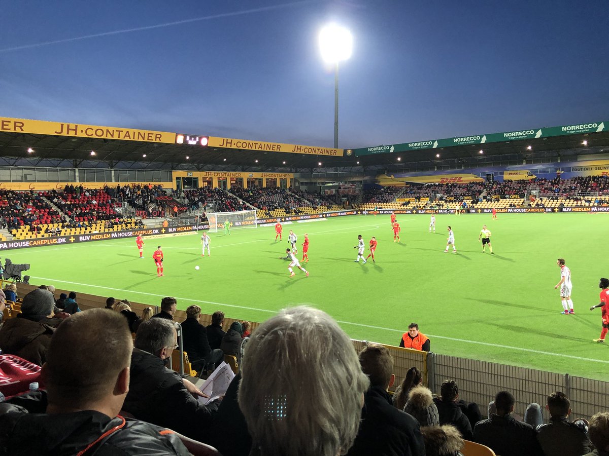 Mellemmandcom's tweet photo. @ Danish Superliga game, FC Nordsjælland vs AaB #fcnaab #sldk #mellemmand #scoutlab #scout360 #dfc2018 #danishfootballconference https://t.co/hFIpRIXRMa