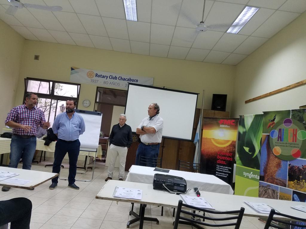 CaudaSemillas's tweet photo. Acompañando a AIACH, arranca la diplomatura!!!@Syngenta_ar @aiach2015 @INTA_Chacabuco @ASASemilleros @inaseargentina #redcrecer #soja #Campo https://t.co/f5RmVG26Xj