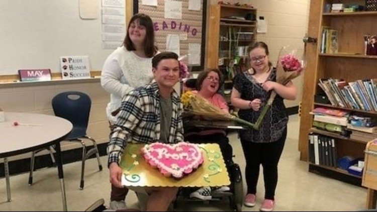 wbir's tweet photo. Student gives the perfect promposal for trio of students with special needs https://t.co/uikGZLgjPR https://t.co/adAlt5NrFq