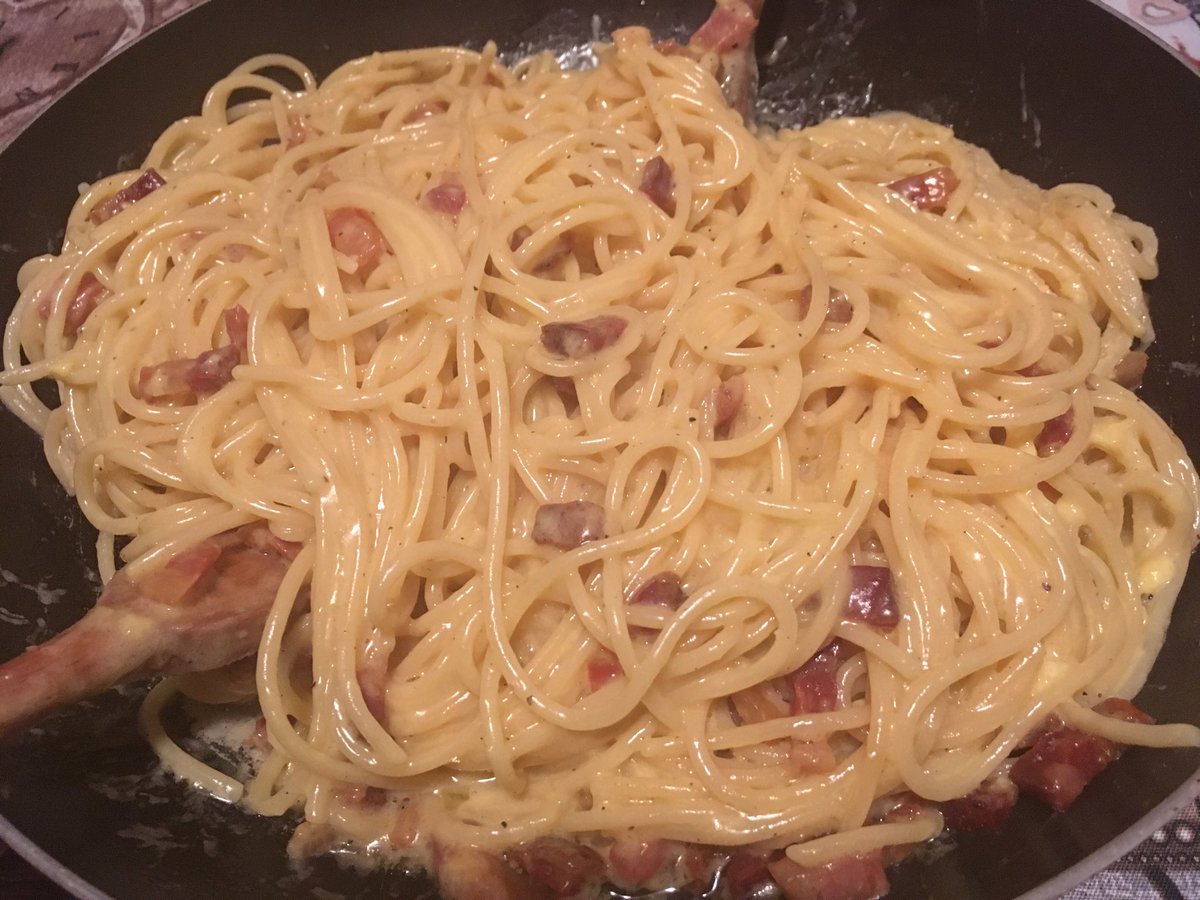 Pompilifex's tweet photo. #CarbonaraDay https://t.co/0tkztKwp1u