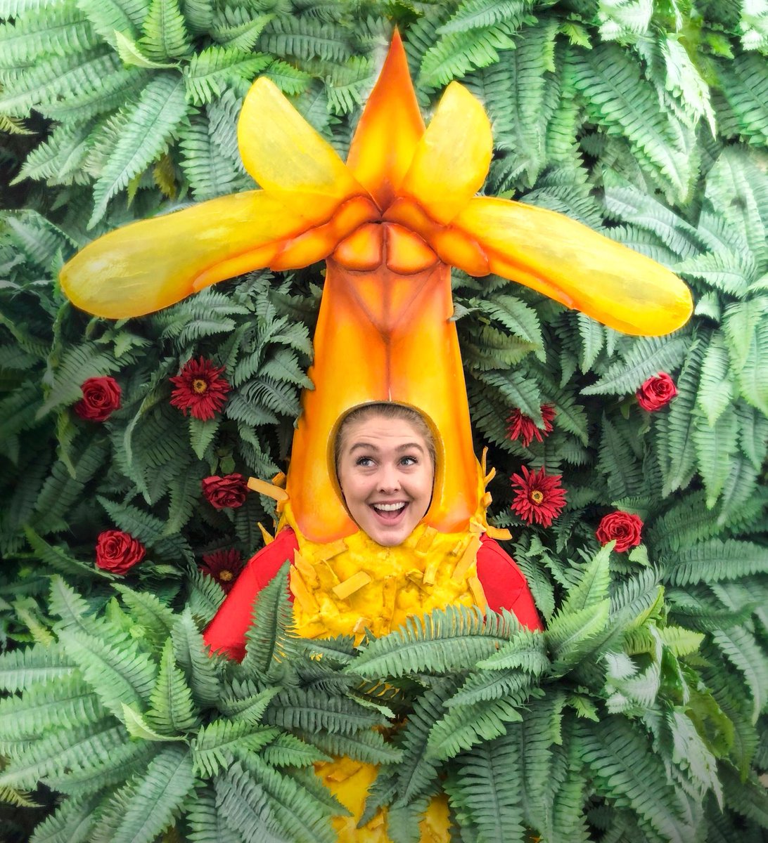 Outback's tweet image. Don't be shellfish, Coconut Shrimp Girl can partake in the #hobbylobbychallenge too. 🍤🌹  How do you think she did?