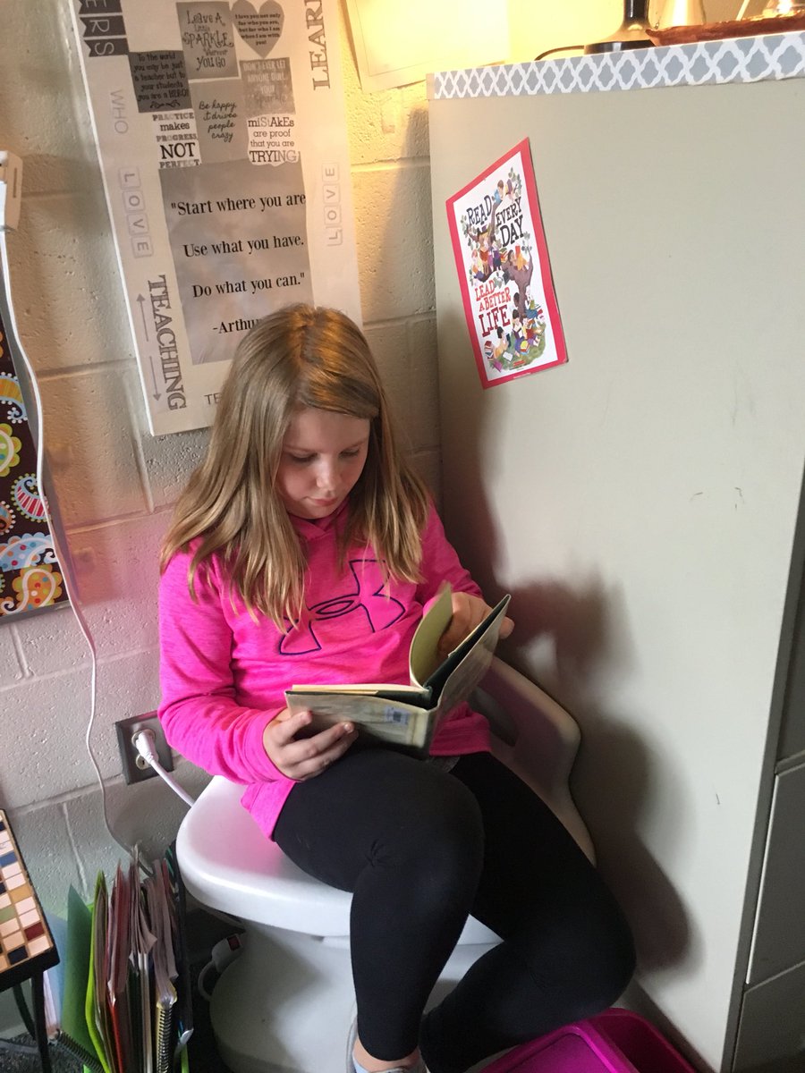 Mrsmkleman's tweet photo. Matching books with readers!!! Love the excitement books @AltonDarby can generate! #ADEHappy https://t.co/9rJbBl2FOu