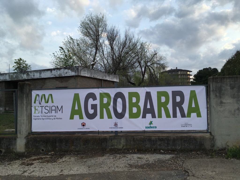ETSIAMCordoba's tweet photo. 🗣¡Todo preparado para sábado! ¡Un reencuentro muy esperado por todos vosotros! #AGROBARRA!!! 🙌🏻🍺 ¡Nos vemos a partir de las 12:00! 
#ETSIAM50 #cordobaesp https://t.co/XpgAUdpGmf