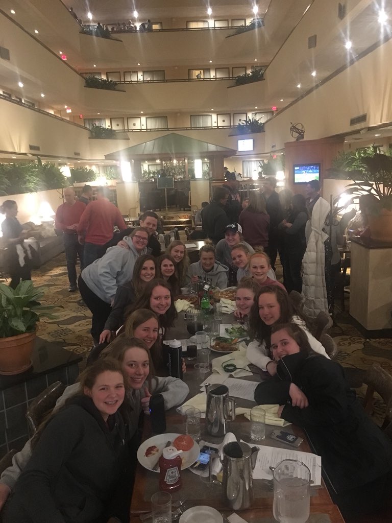 aejones39's tweet photo. Team dinner after a great 9-1 victory! @PremierPrepHock https://t.co/8yAMgcrd6H