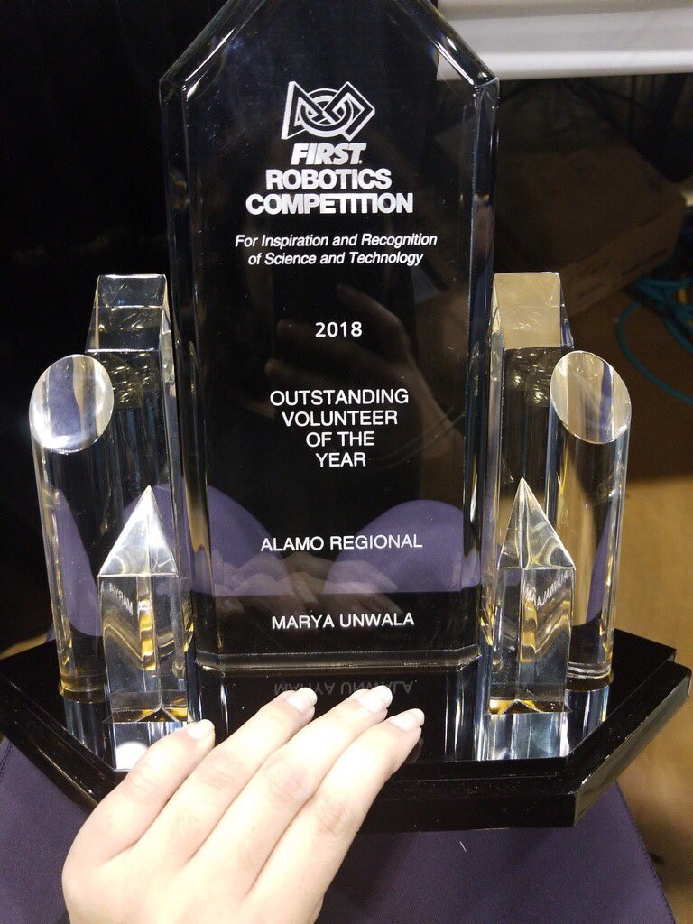 Our Business Operations Mentor just won the Outstanding Volunteer of The Year at the Alamo Regional!! Valor LOVES you Marya!!! 🤖❤️