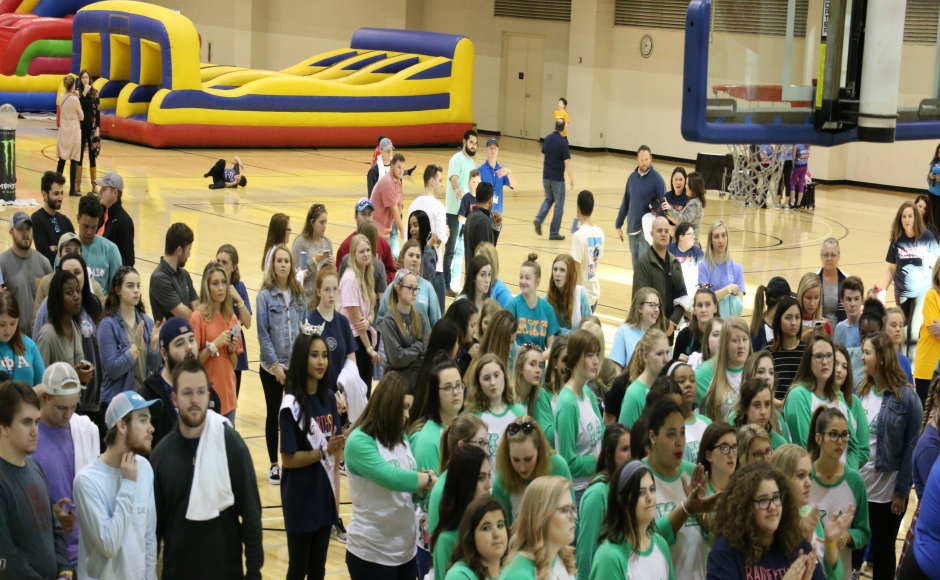 The third annual "Raiderthon" was held at MTSU to raise money for a Middle Tennessee children's hospital. Watch the video and read more below. mtsusidelines.com/2018/04/video-…