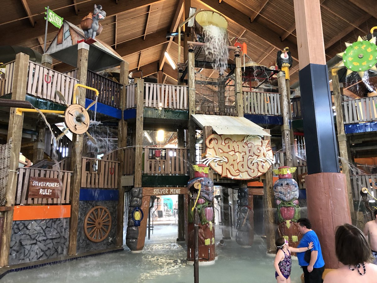 JenMcD09's tweet photo. @MissBin103 Dani went to WI Dells for a few days! https://t.co/V9bXVO7zGm