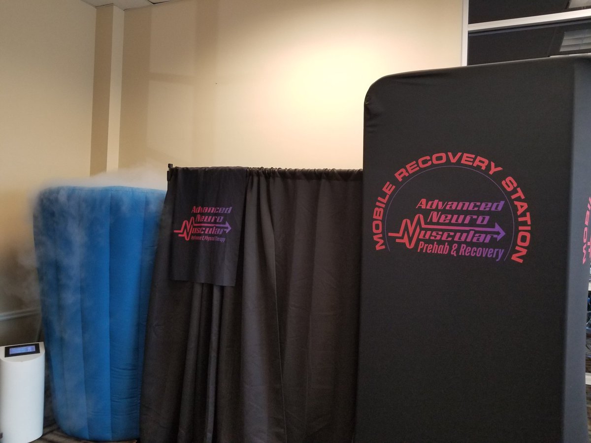 MobileRecovery's tweet photo. We are here tonight @duncanvillefh! Your recovery destination. Book your team now for Cryo n Normatec! Coaches free cryo for you when you bring 10 players. #GASO #MobileRecoveryStation https://t.co/CxkEkzxtKj