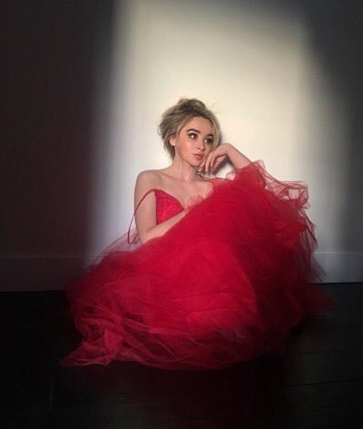 MayaHartlost's tweet image. #BaileEscolarGMW
Triste com a escola, feliz pela comida de graça