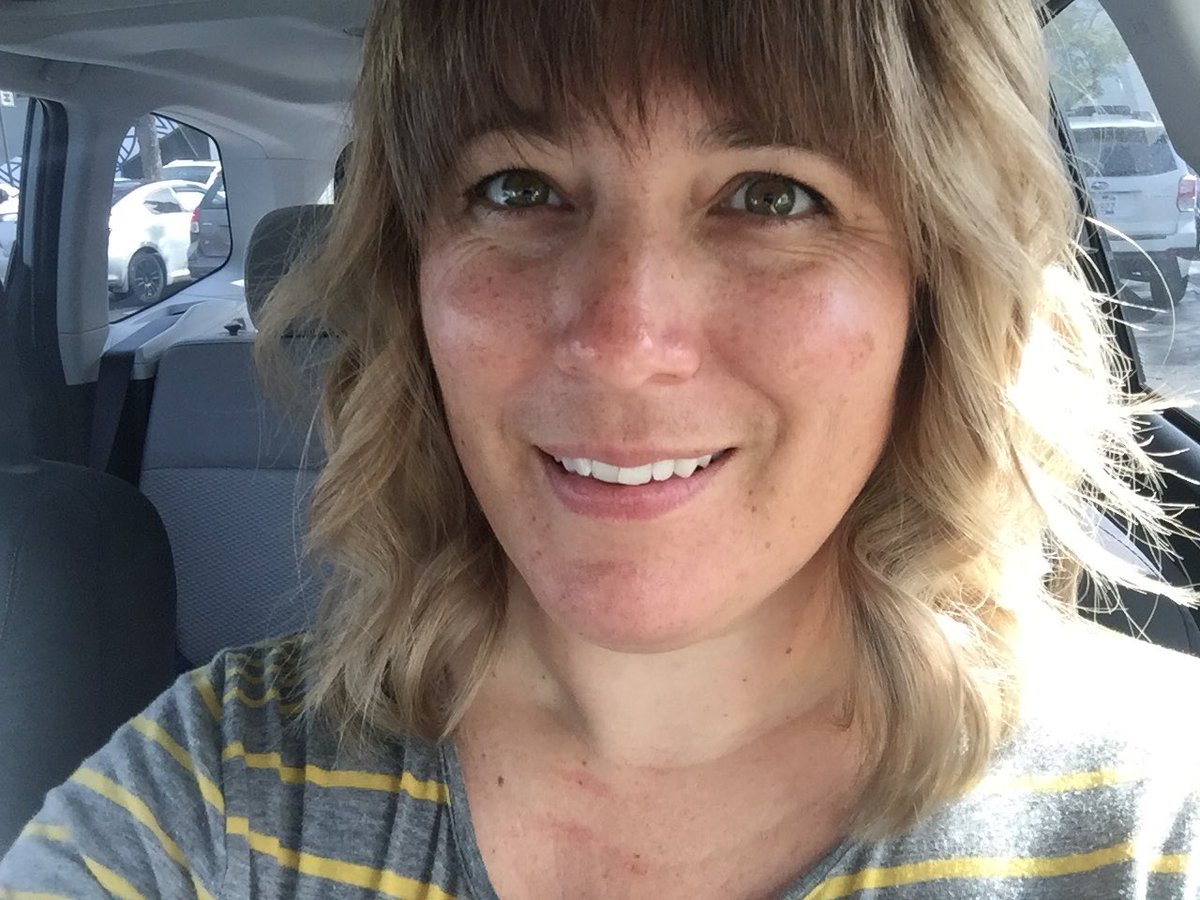 thesleepyteach's tweet photo. 15 inched gone #choppedit #haircut #style #balayage #lighten #short #curls #beachwaves #bangs. Check out the before and after #aveda #gilarut #hair #rtw https://t.co/gP6mHQoJZd